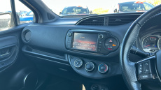 Toyota Yaris 1.33 VVT-i Design 5dr Petrol Hatchback